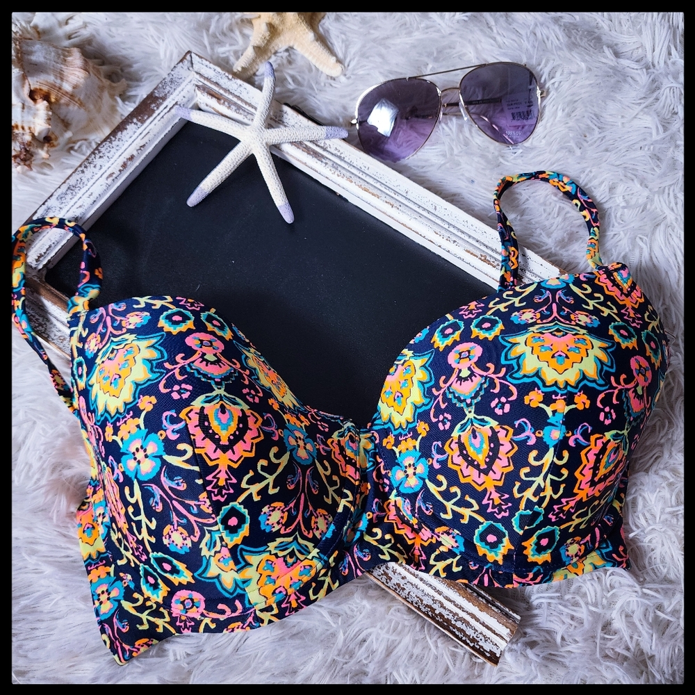 D/DD Colorful Floral Bikini Top